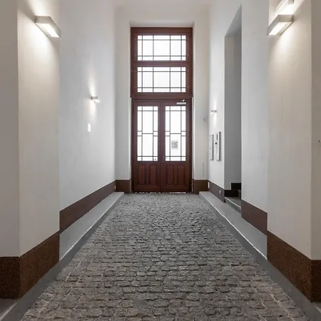 Quiet In The Center Near The Metro With With Balcony And Parking *