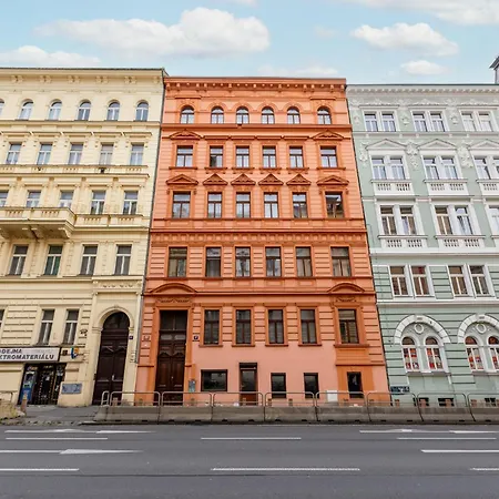 Апартаменты Tichy V Centru Mesta U Metra S Balkonem A Parkovanim *