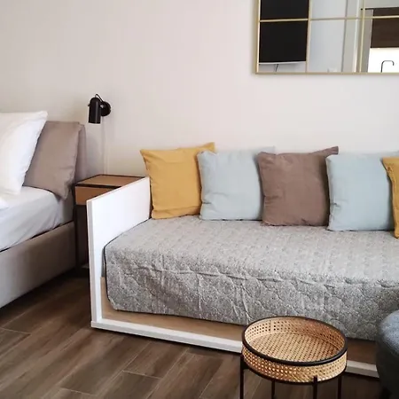 Apartmán Tichy V Centru Mesta U Metra S Balkonem A Parkovanim