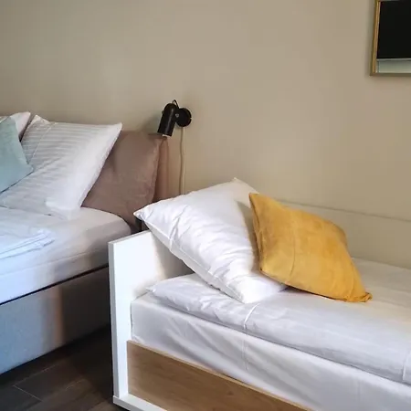 Quiet In The Center Near The Metro With With Balcony And Parking